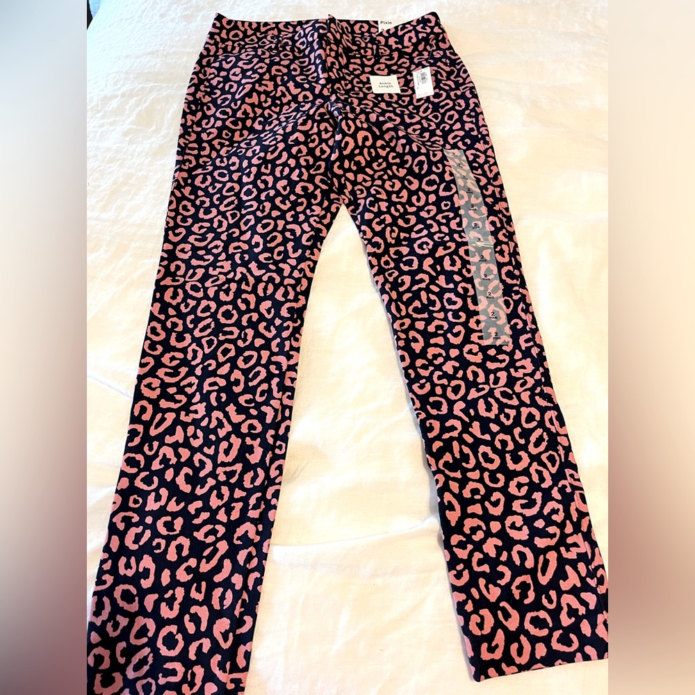 Old Navy Pixie Ankle Animal Print Pants NWT